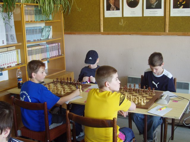 152