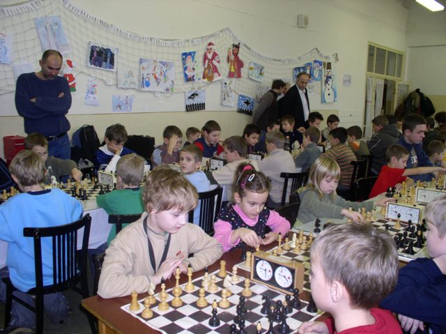 152