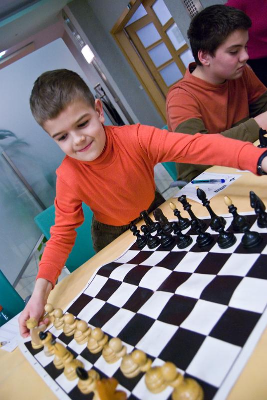 152