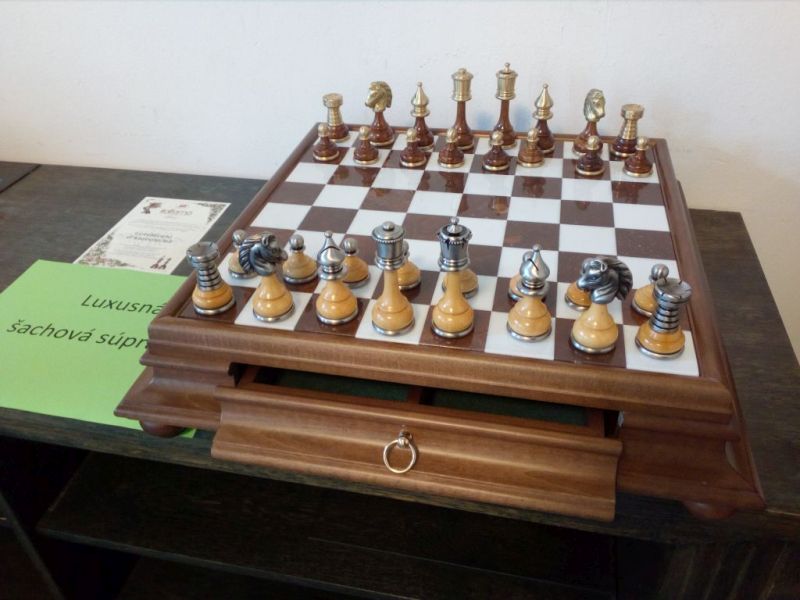 782