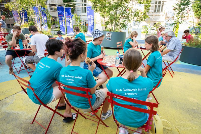 486