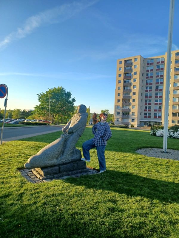 346