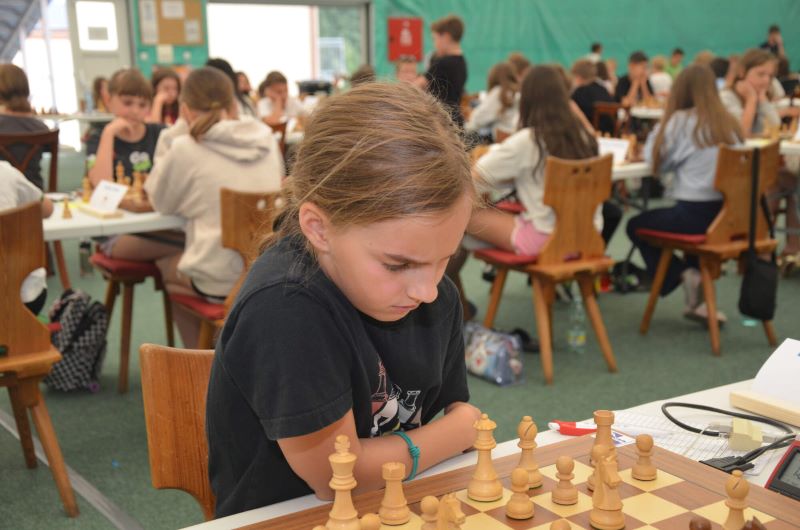 738